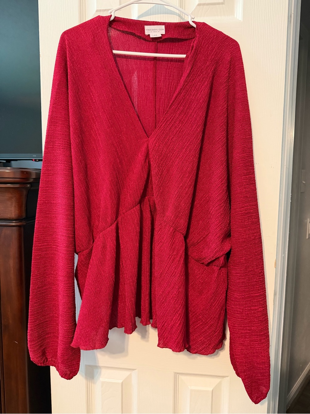 Chic Soul Women's Red Textured V-Neck Peplum Blouse